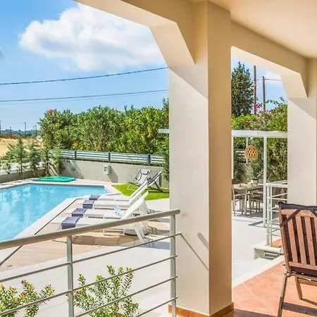 Sleeps 6 Pool Air Con Wifi וילה Karavádhos