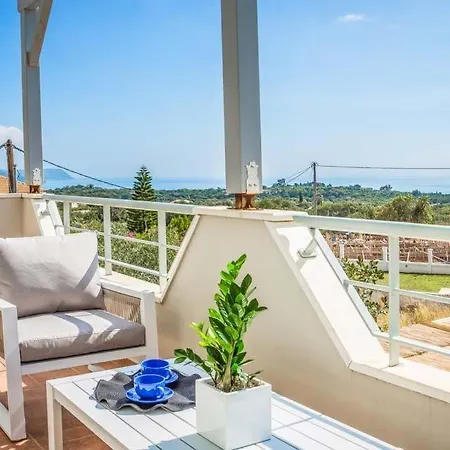 Sleeps 6 Pool Air Con Wifi Karavádhos