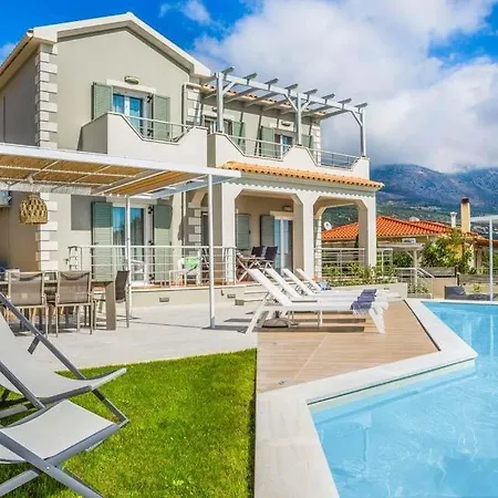 Sleeps 6 Pool Air Con Wifi * Karavádhos