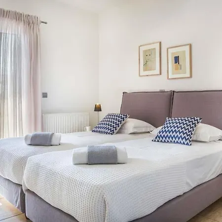 فيلة Sleeps 6 Pool Air Con Wifi *